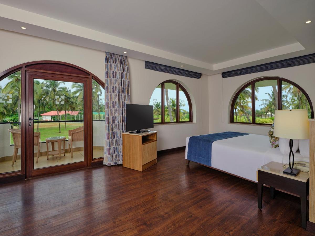 Holiday Inn Resort Goa By Ihg Cavelossim Exterior photo