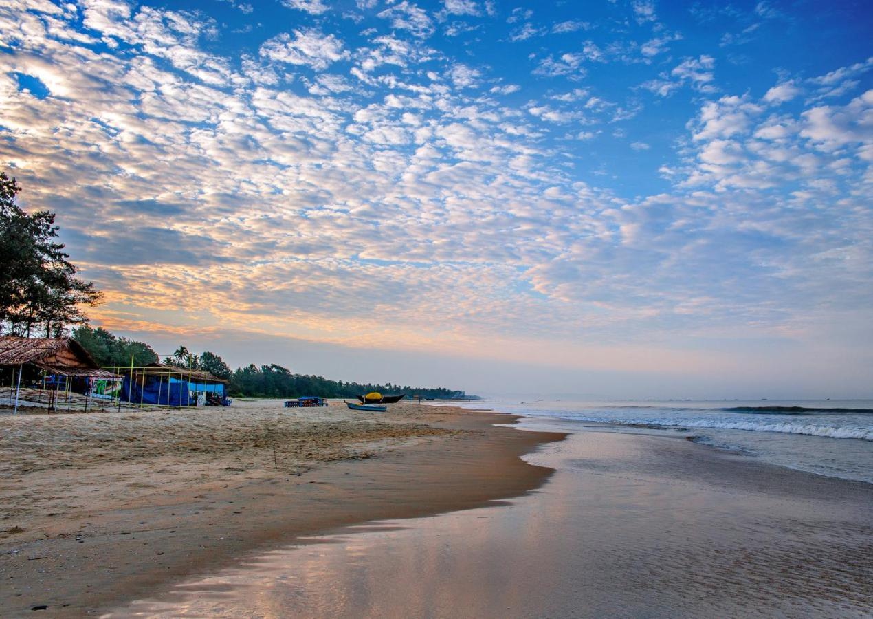 Holiday Inn Resort Goa By Ihg Cavelossim Exterior photo